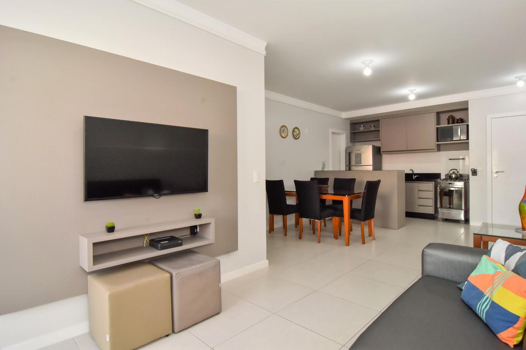 Sete Mares: Otima Estrutura Ao Lado Da P990 Apartamento Florianopolis