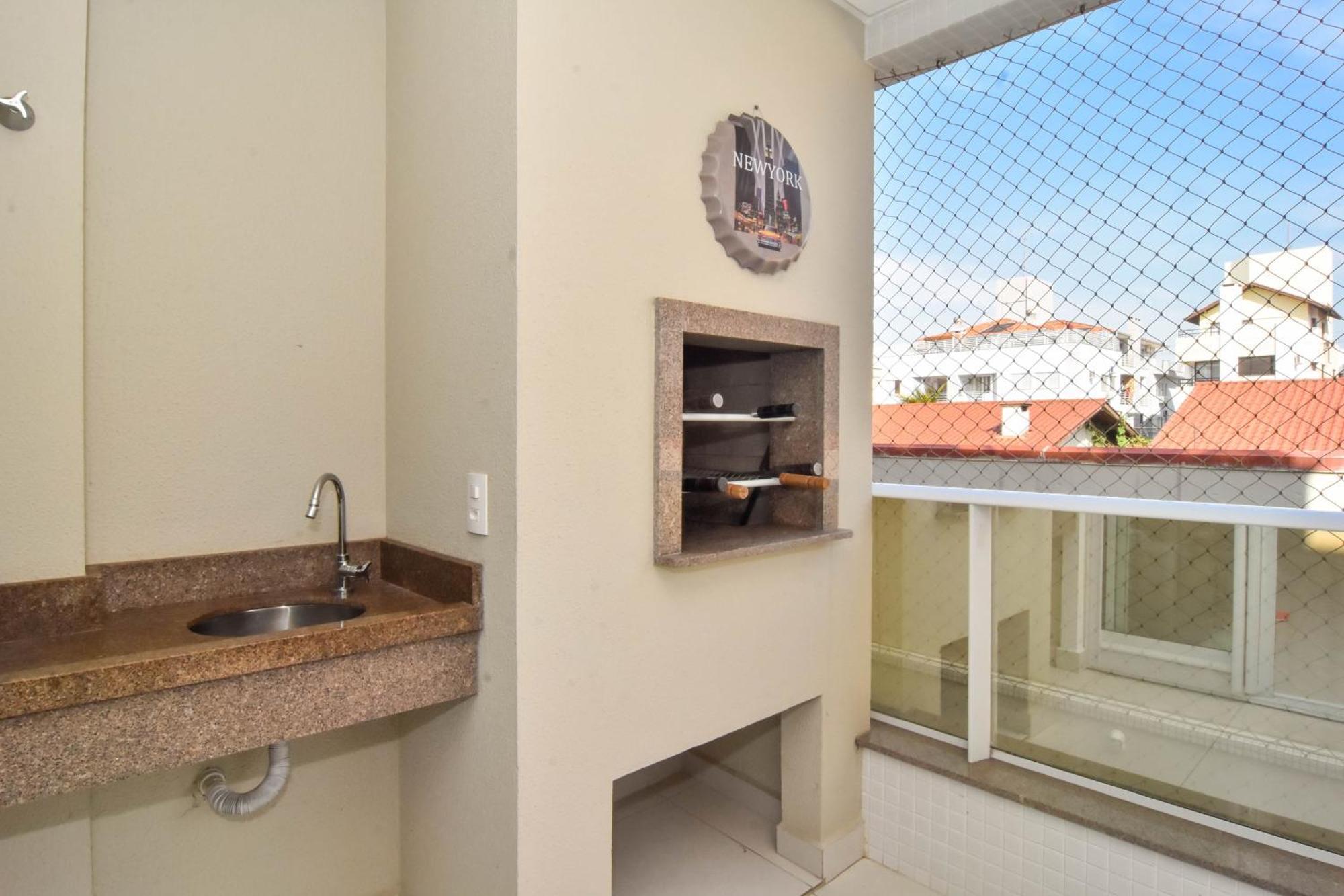 Sete Mares: Otima Estrutura Ao Lado Da P990 Apartamento Florianopolis
